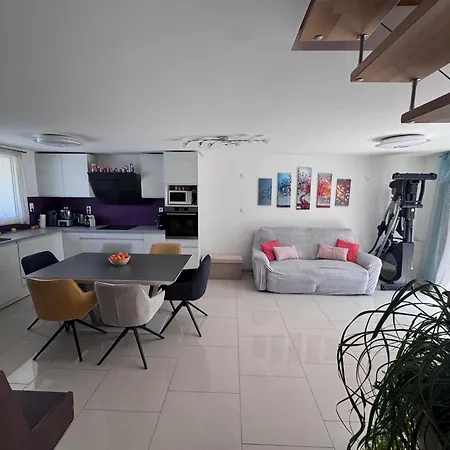 Maison De 4 A 5 Couchages Avec Piscine Et Jardinet Дом отдыха *