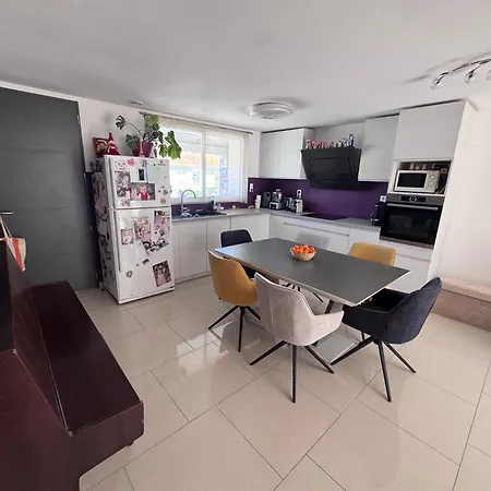 Maison De 4 A 5 Couchages Avec Piscine Et Jardinet Дом отдыха