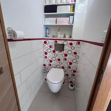 Maison De 4 A 5 Couchages Avec Piscine Et Jardinet *