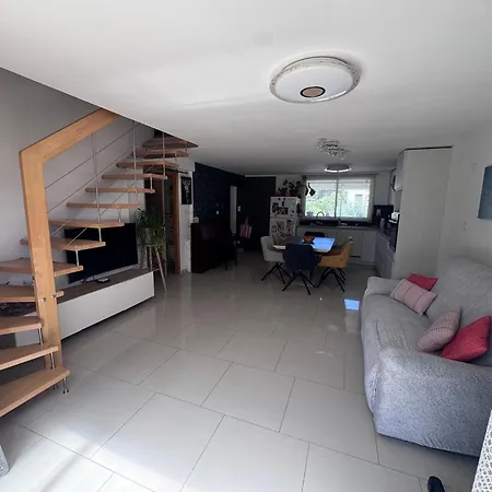 Maison De 4 A 5 Couchages Avec Piscine Et Jardinet Дом отдыха